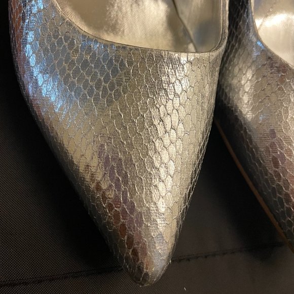 Rampage Silver Snakeskin Pointy Heels - Size 8 - Picture 4 of 6